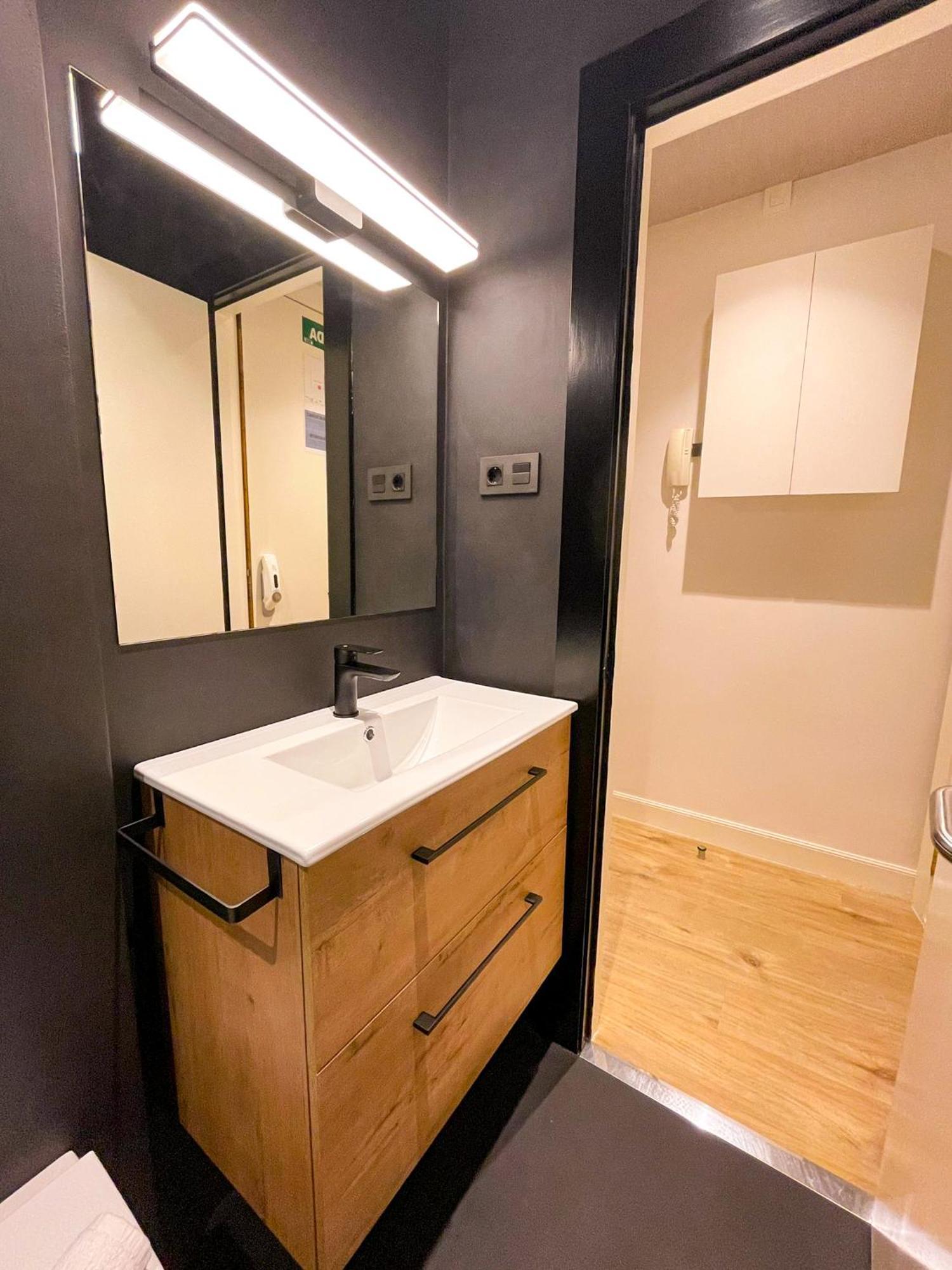 Vivienda Turistica En Bilbao La Vieja Con Wifi Y Parking Apartment Exterior photo